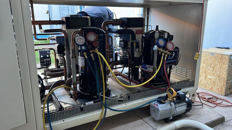 Trabajo técnico en sistema chiller de J.L. Boggio S.A.C, Ingeniería